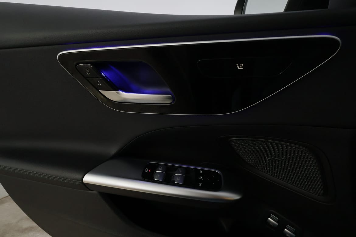 Mercedes-Benz C-Klass 2023 - miniatyr 31