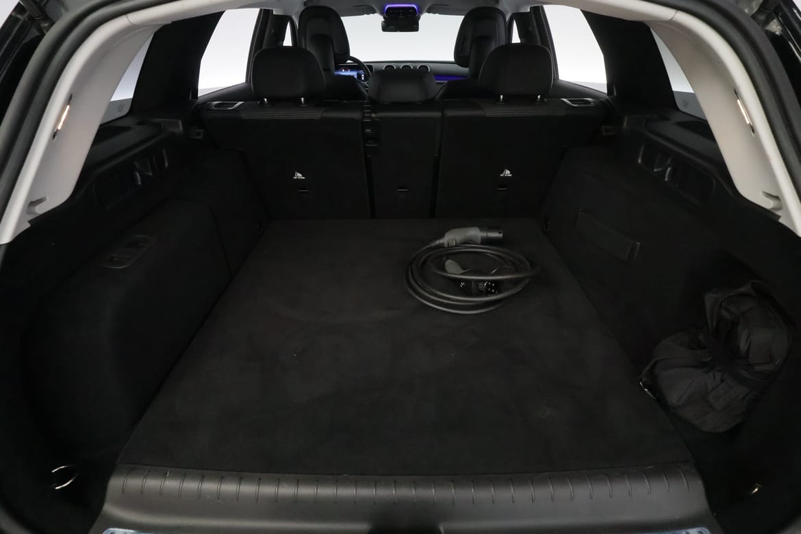 Mercedes-Benz C-Klass 2023 - miniatyr 8