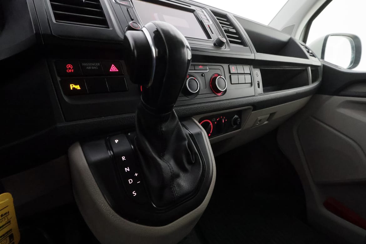Volkswagen Transporter 2017 - miniatyr 14