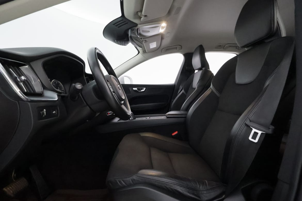 Volvo XC60 2021 - miniatyr 11