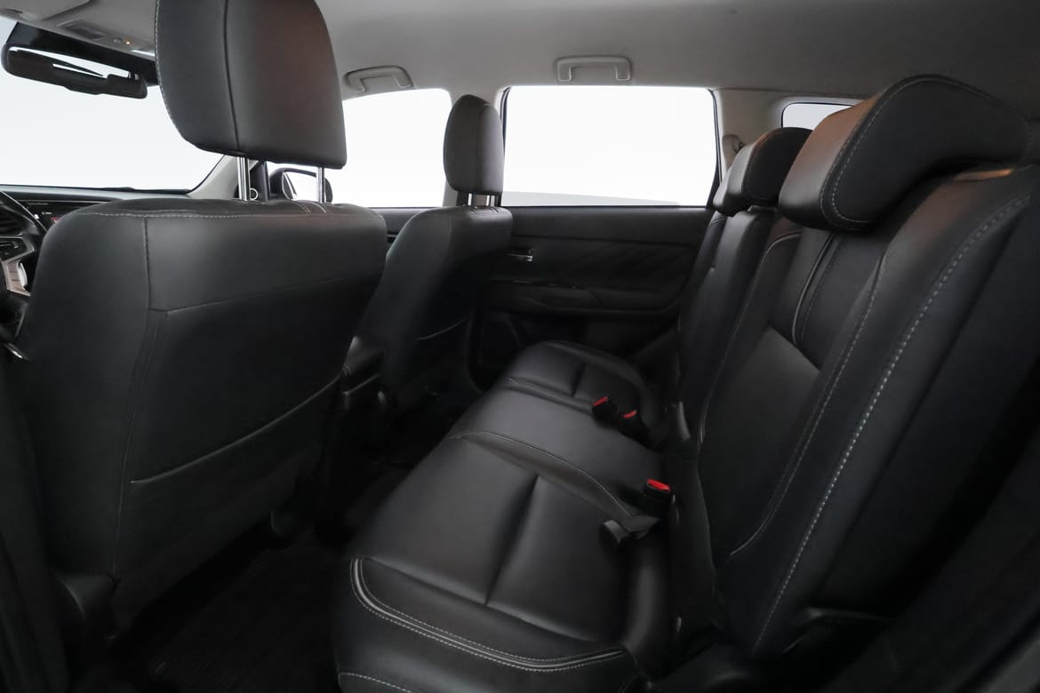 Mitsubishi Outlander 2018 - miniatyr 18