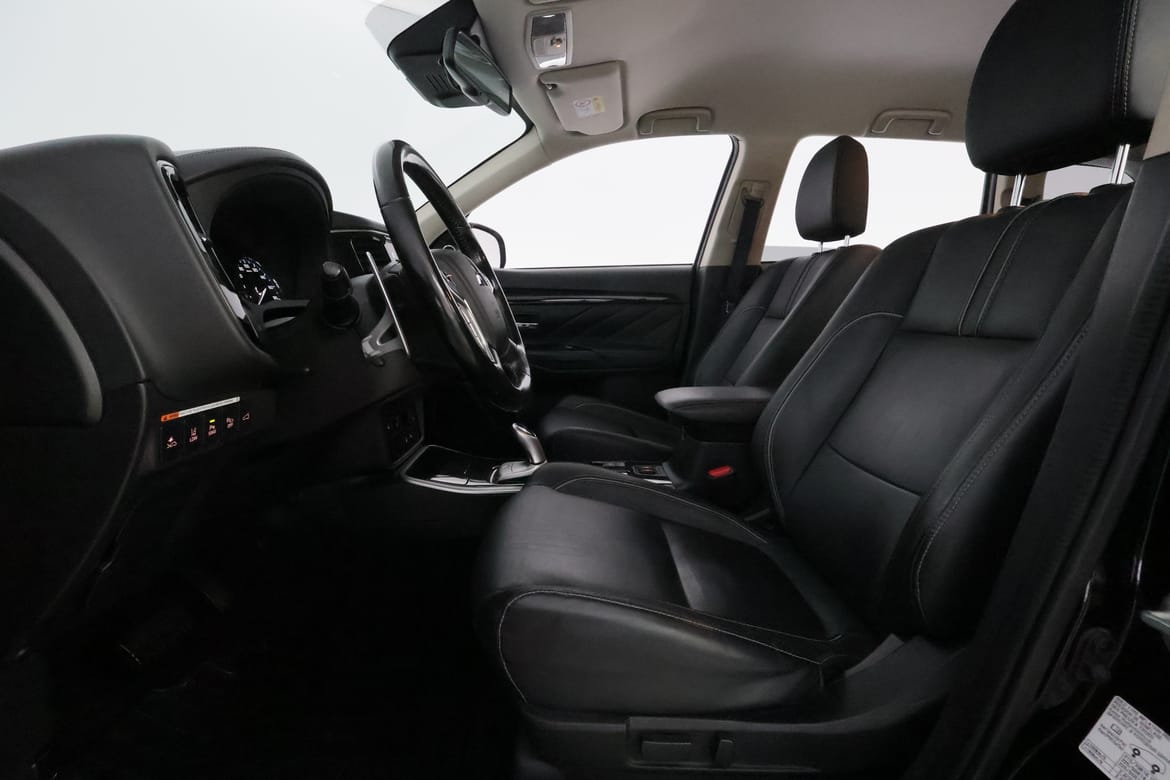 Mitsubishi Outlander 2018 - miniatyr 10