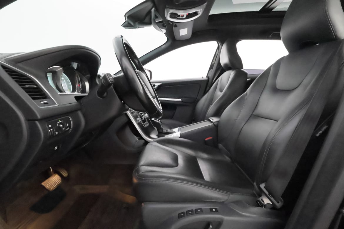 Volvo XC60 2015 - miniatyr 9