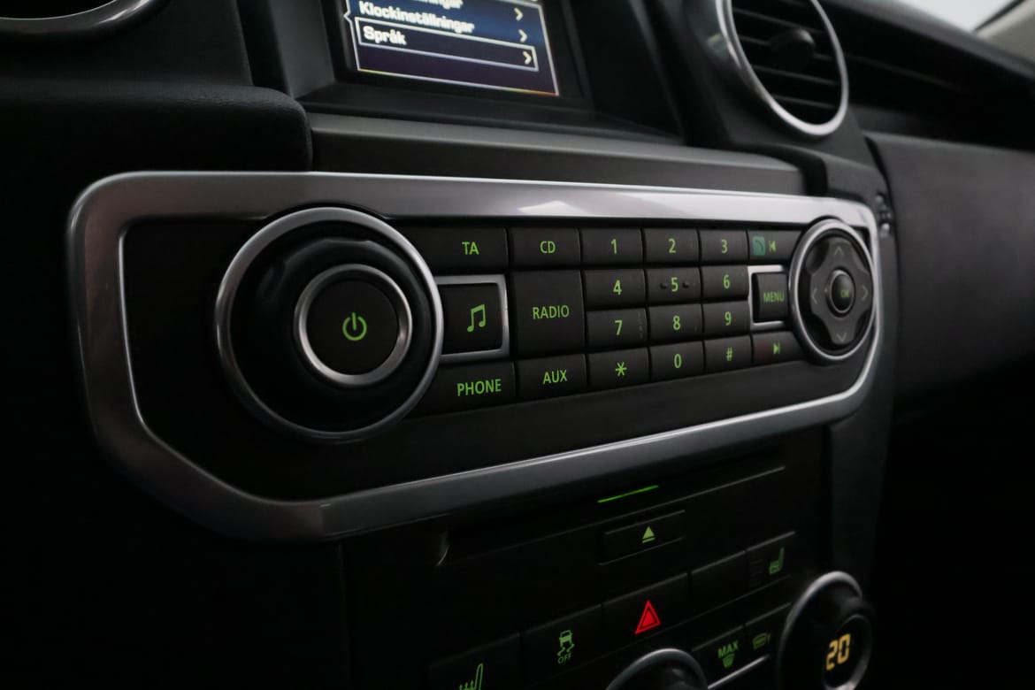 Land Rover Discovery 2016 - miniatyr 26