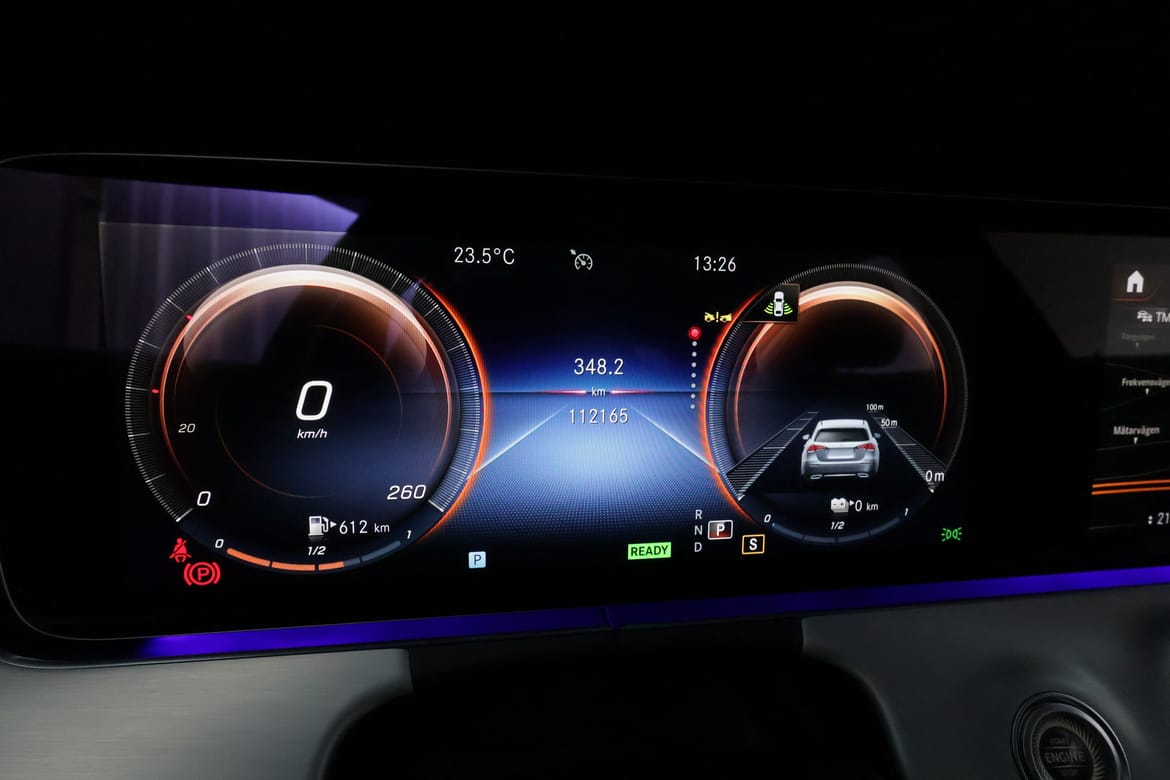 Mercedes-Benz E-Klass 2023 - miniatyr 25