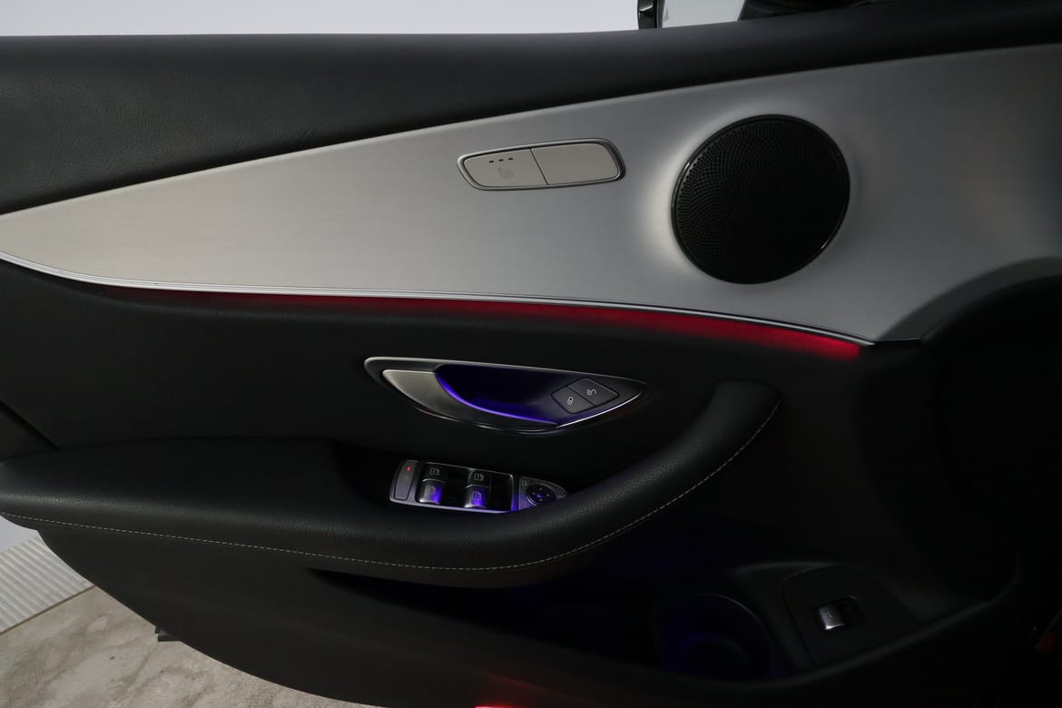 Mercedes-Benz E-Klass 2023 - miniatyr 30