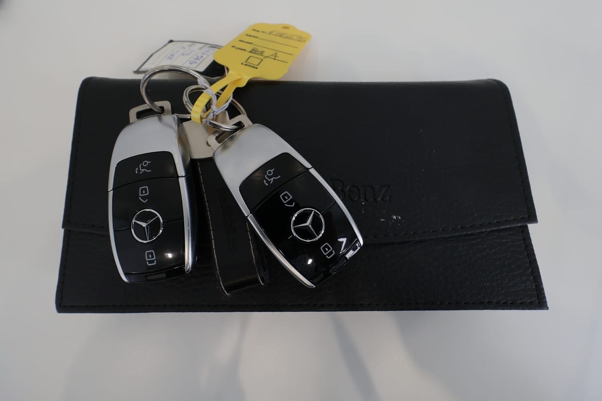 Mercedes-Benz E-Klass 2023 - miniatyr 31