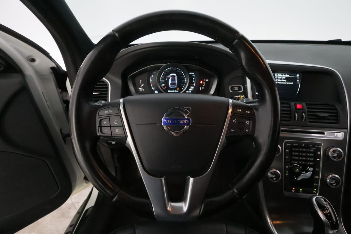 Volvo XC60 2016 - miniatyr 14