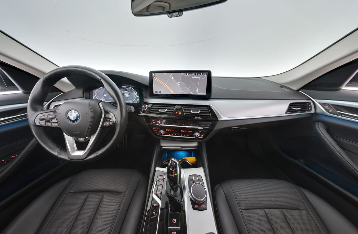 BMW 5-serie 2022 - miniatyr 13