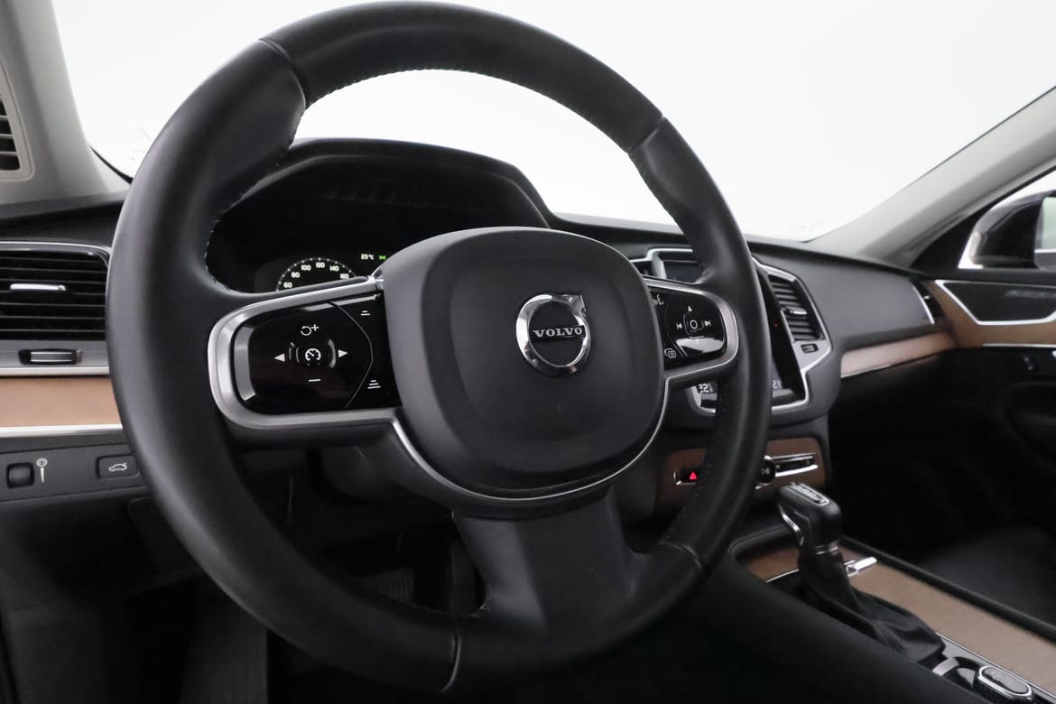 Volvo XC90 2018 - miniatyr 17