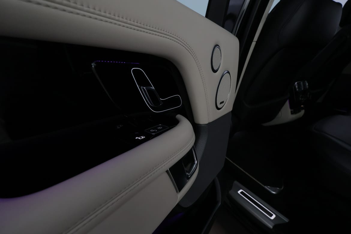 Land Rover Range Rover 2018 - miniatyr 33