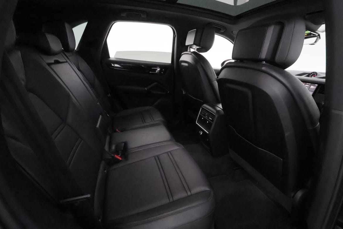 Porsche Cayenne 2018 - miniatyr 22