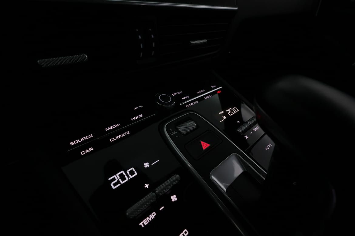 Porsche Cayenne 2018 - miniatyr 26