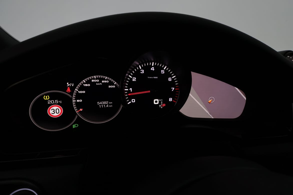 Porsche Cayenne 2018 - miniatyr 27