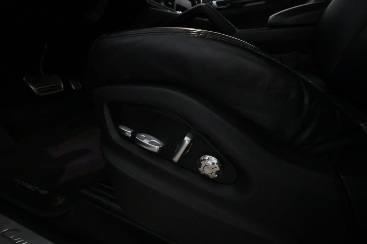 Porsche Cayenne 2018 - miniatyr 32