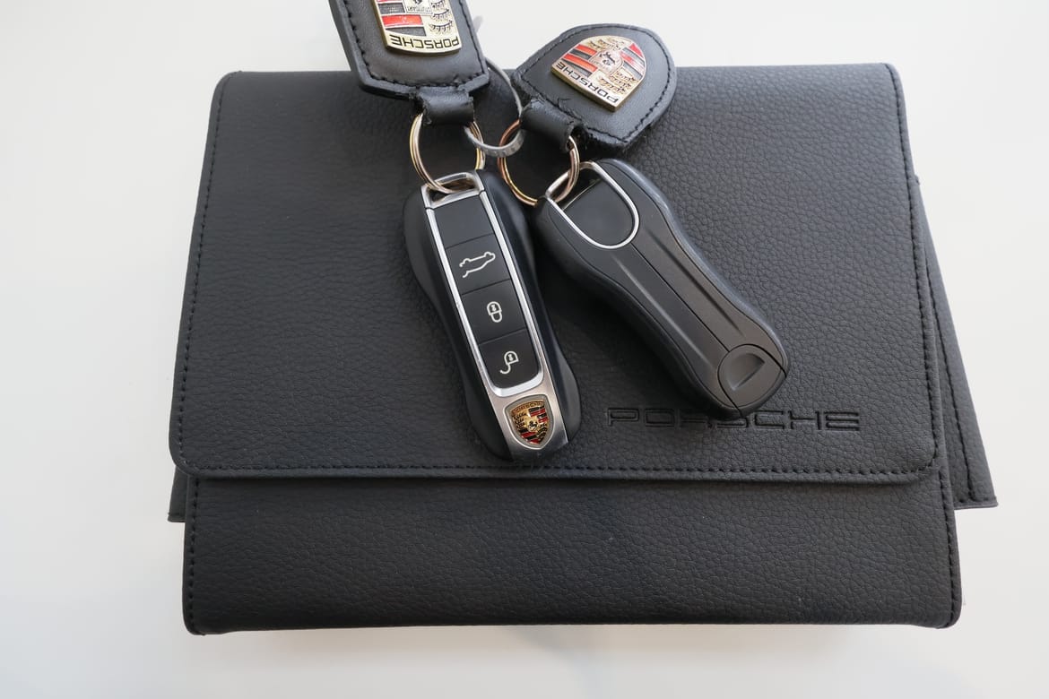 Porsche Cayenne 2018 - miniatyr 36