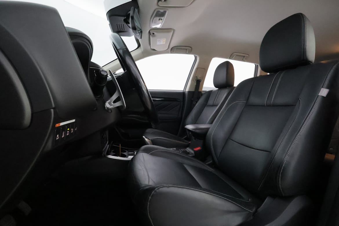 Mitsubishi Outlander 2018 - miniatyr 11