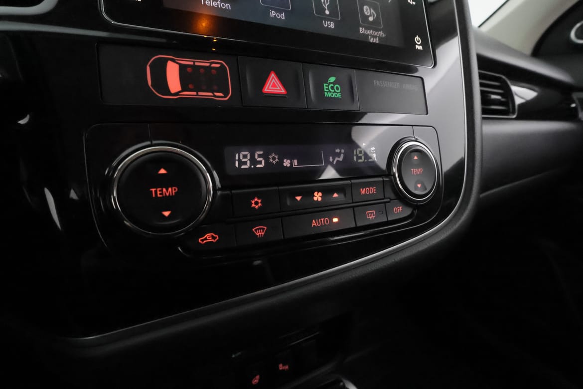 Mitsubishi Outlander 2018 - miniatyr 23