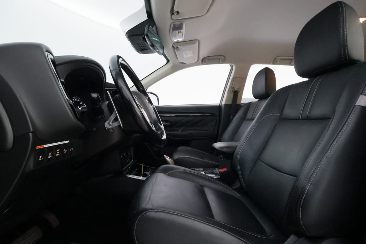 Mitsubishi Outlander 2018 - miniatyr 10