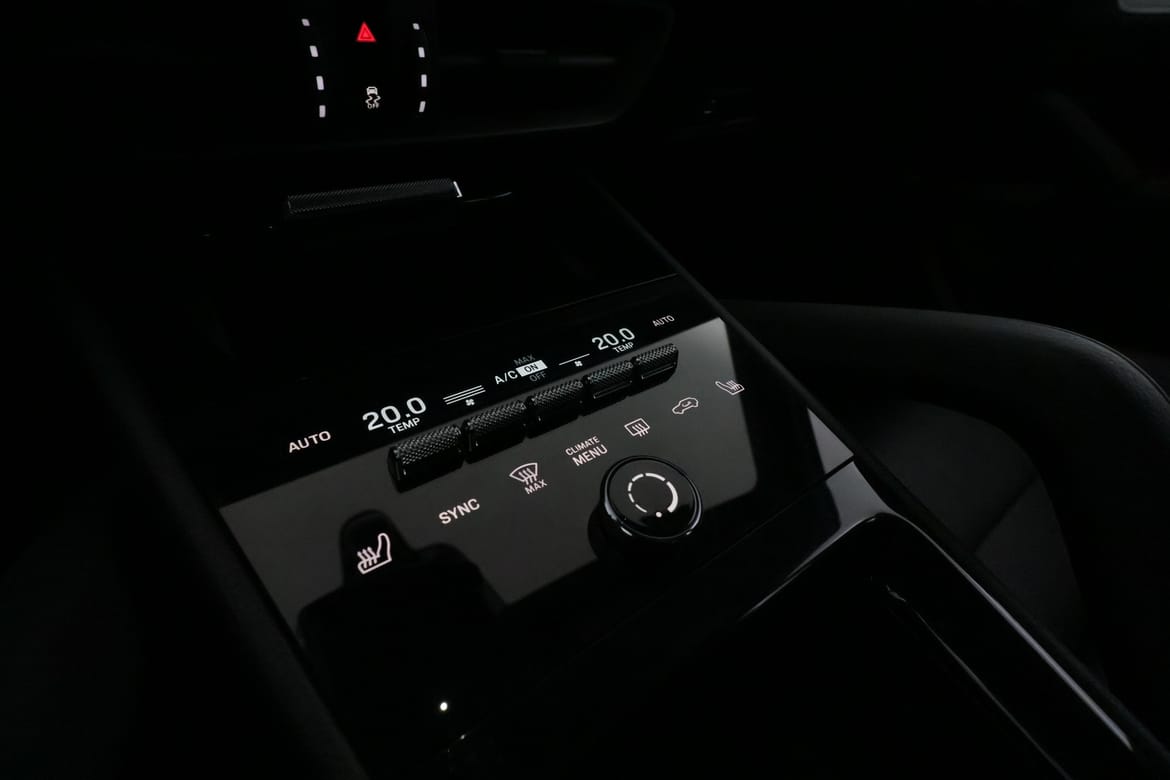 Porsche Cayenne 2024 - miniatyr 23