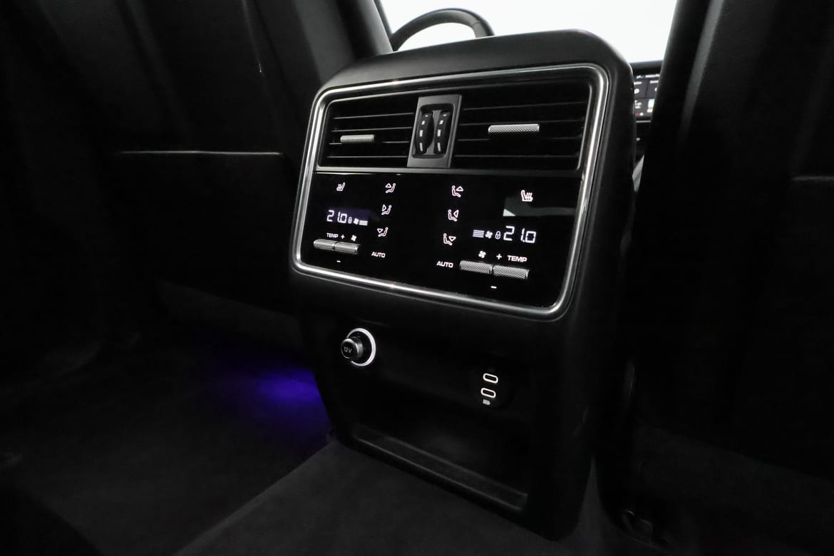 Porsche Cayenne 2020 - miniatyr 23