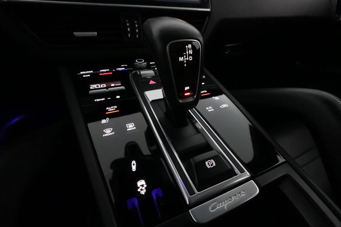 Porsche Cayenne 2020 - miniatyr 24