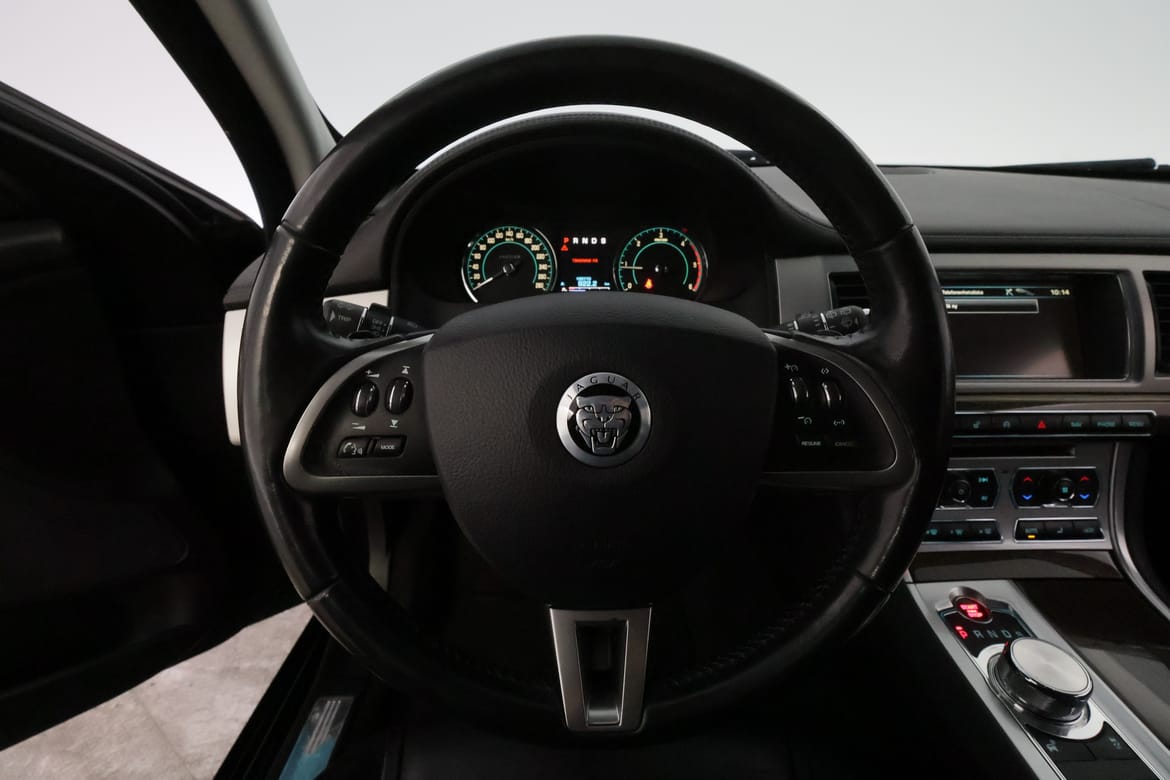 Jaguar XF 2013 - miniatyr 15