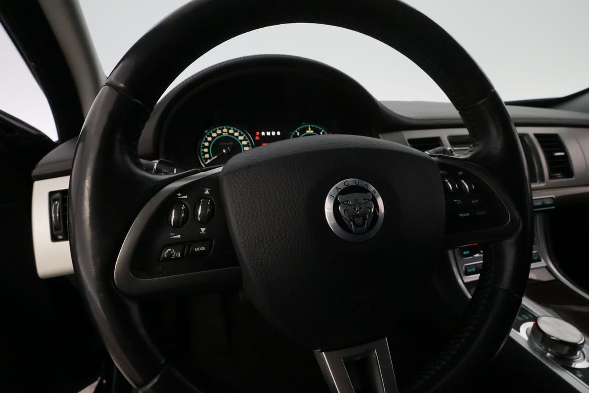 Jaguar XF 2013 - miniatyr 16
