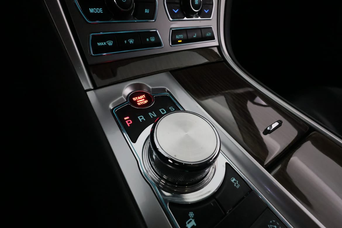Jaguar XF 2013 - miniatyr 20