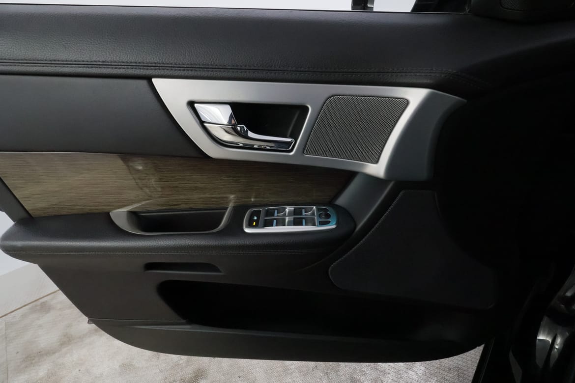 Jaguar XF 2013 - miniatyr 29