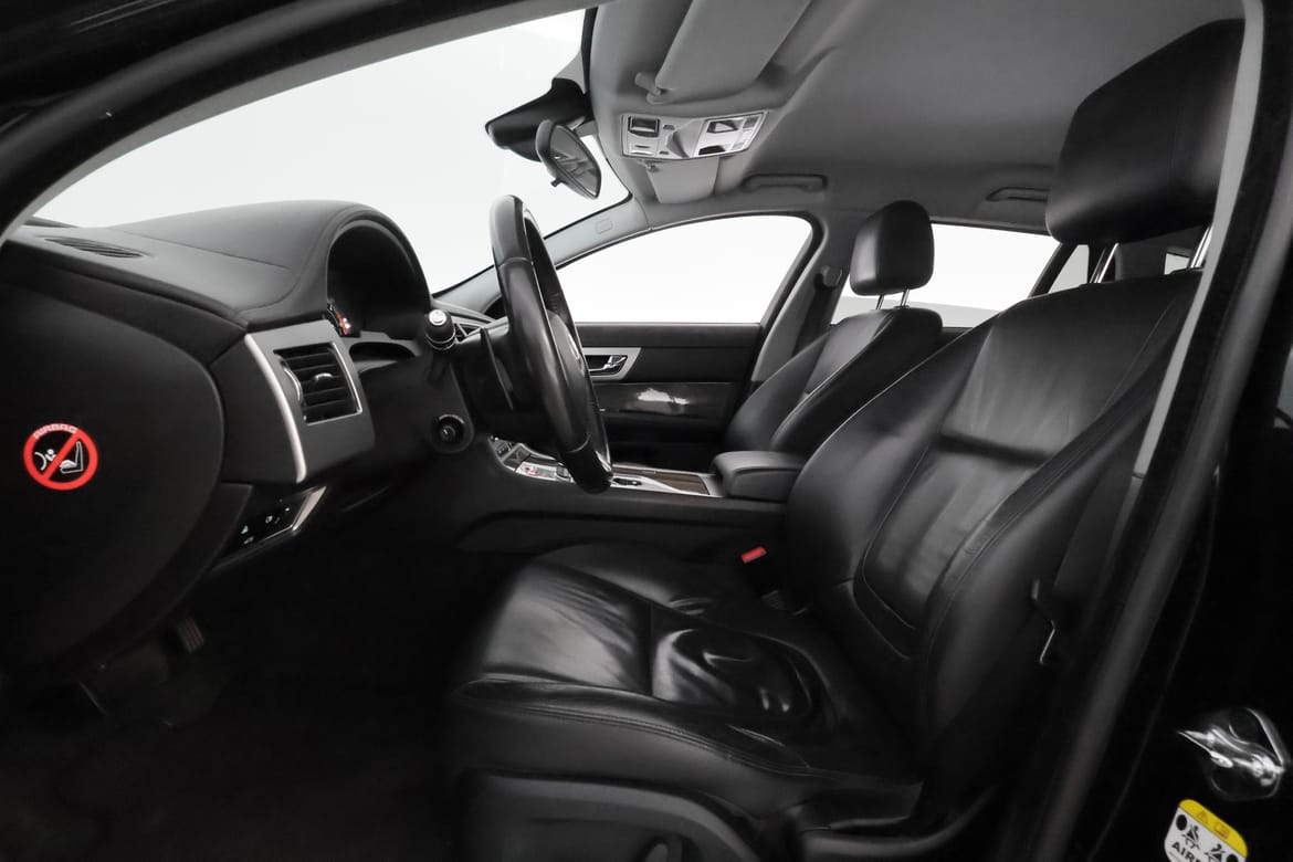 Jaguar XF 2013 - miniatyr 10