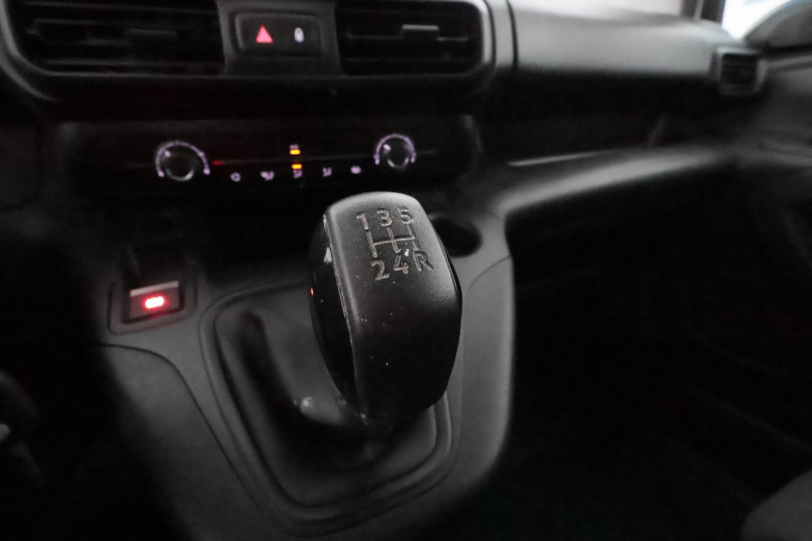 Peugeot Partner 2020 - miniatyr 16