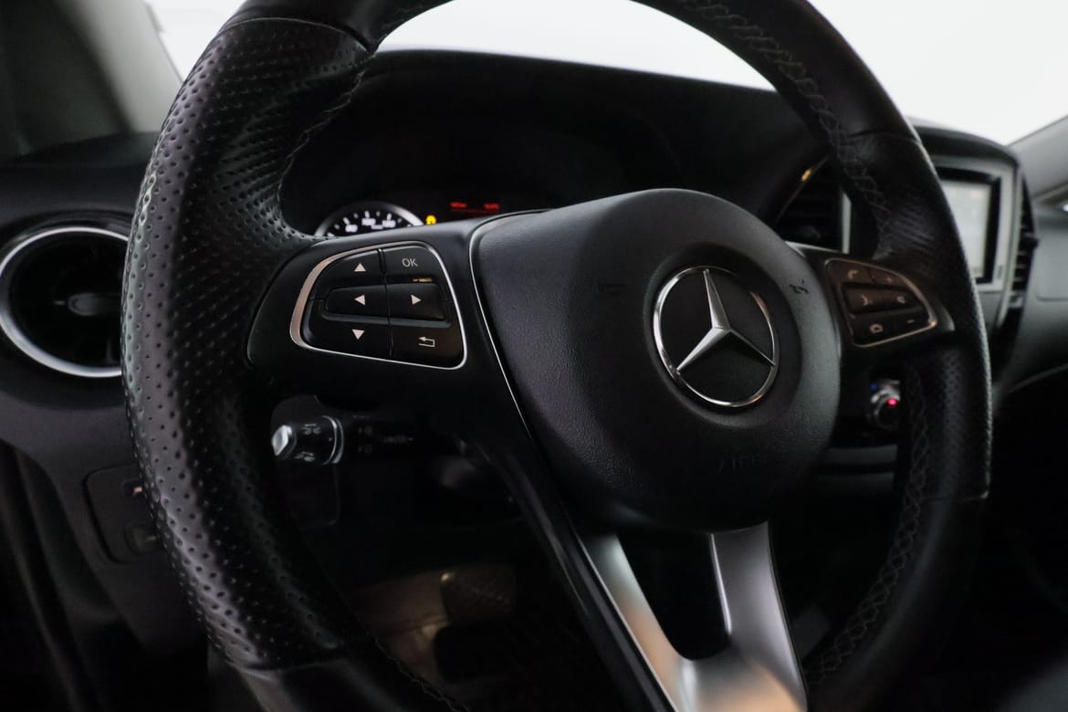 Mercedes-Benz Vito 2023 - miniatyr 12