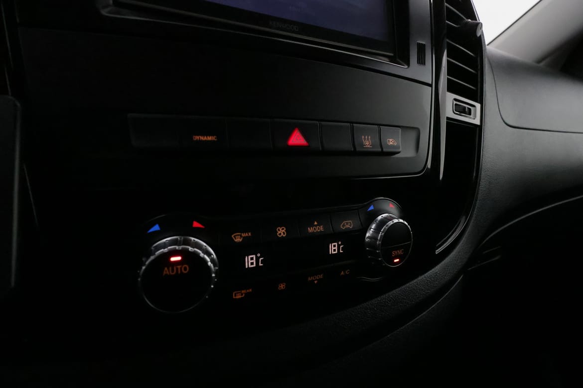 Mercedes-Benz Vito 2023 - miniatyr 13