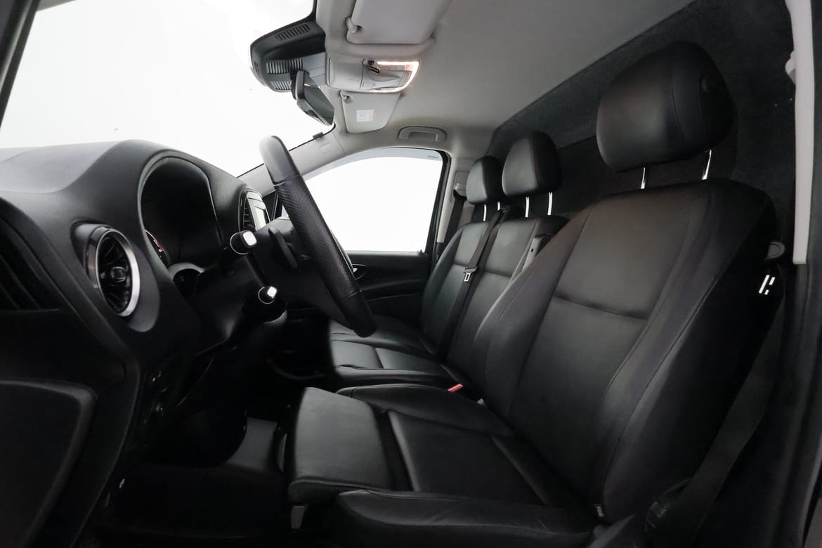 Mercedes-Benz Vito 2023 - miniatyr 9