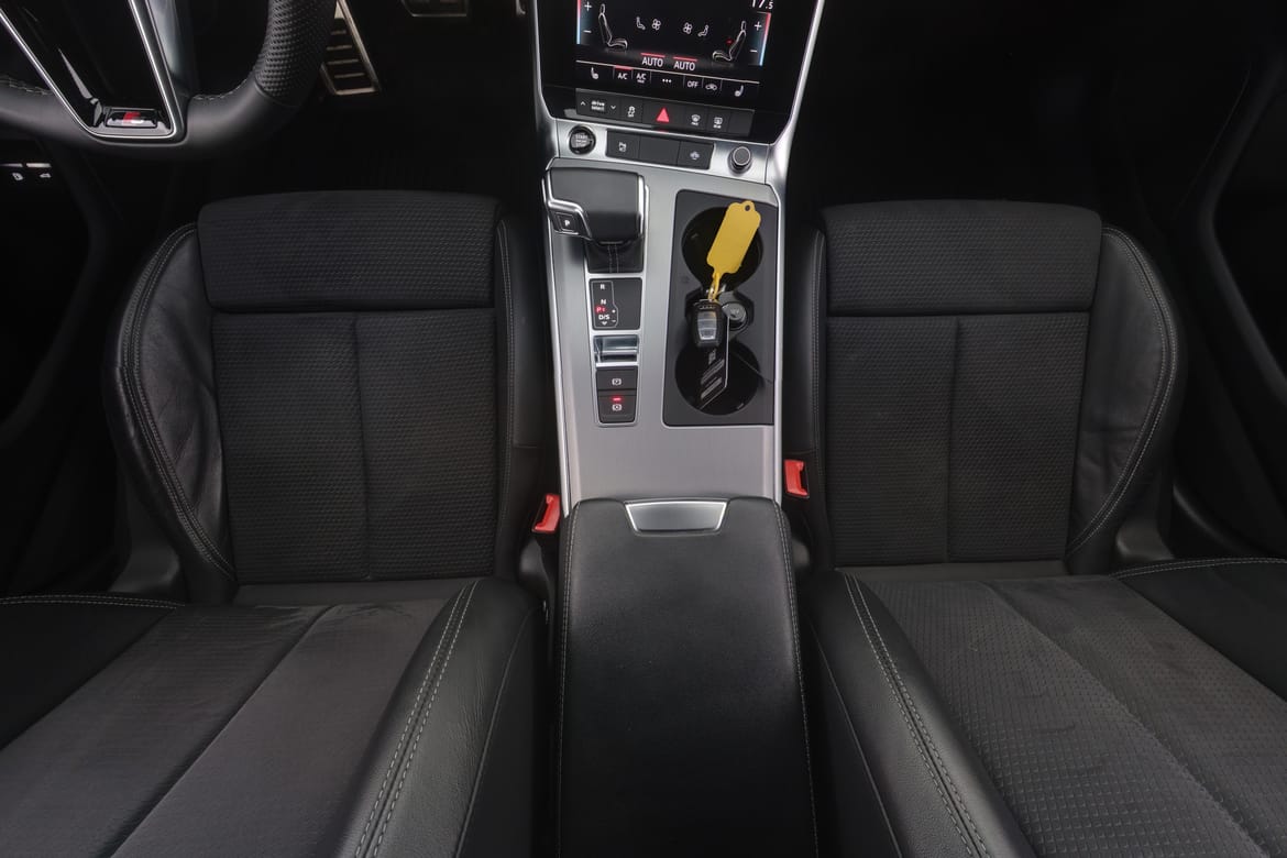 Audi A6 2023 - miniatyr 18
