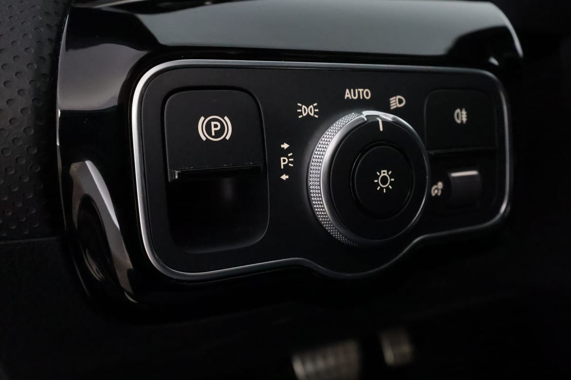 Mercedes-Benz A-Klass 2023 - miniatyr 30