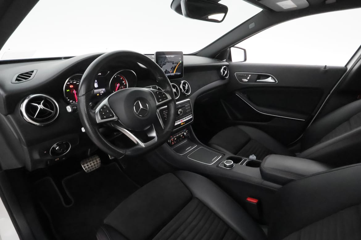 Mercedes-Benz GLA 2019 - miniatyr 12