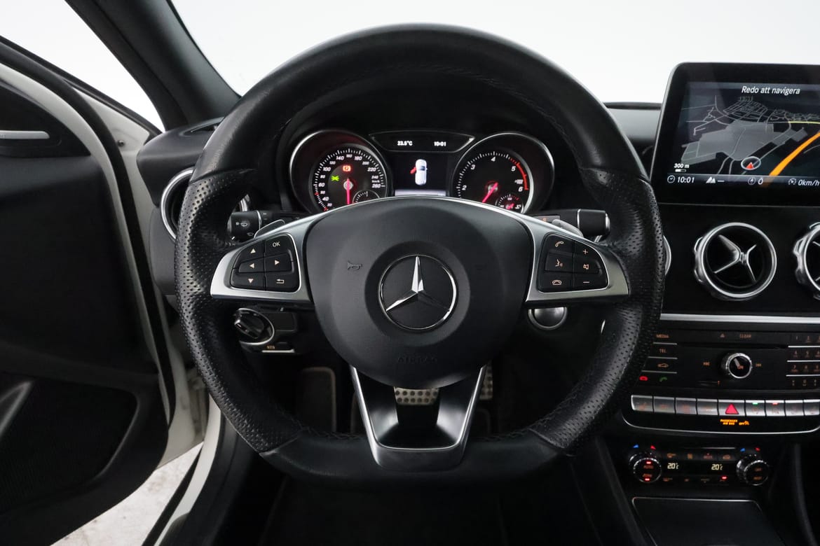 Mercedes-Benz GLA 2019 - miniatyr 15