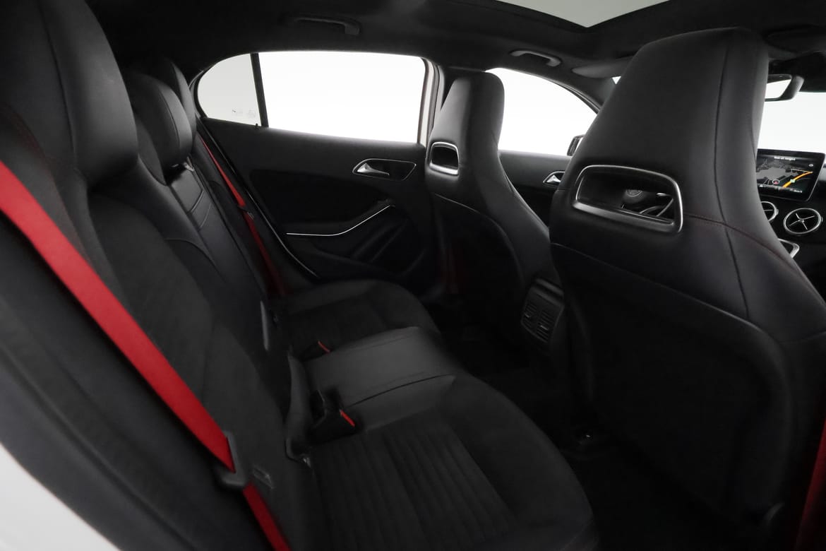 Mercedes-Benz GLA 2019 - miniatyr 19