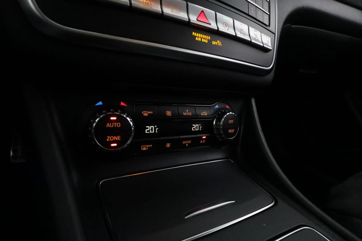 Mercedes-Benz GLA 2019 - miniatyr 22