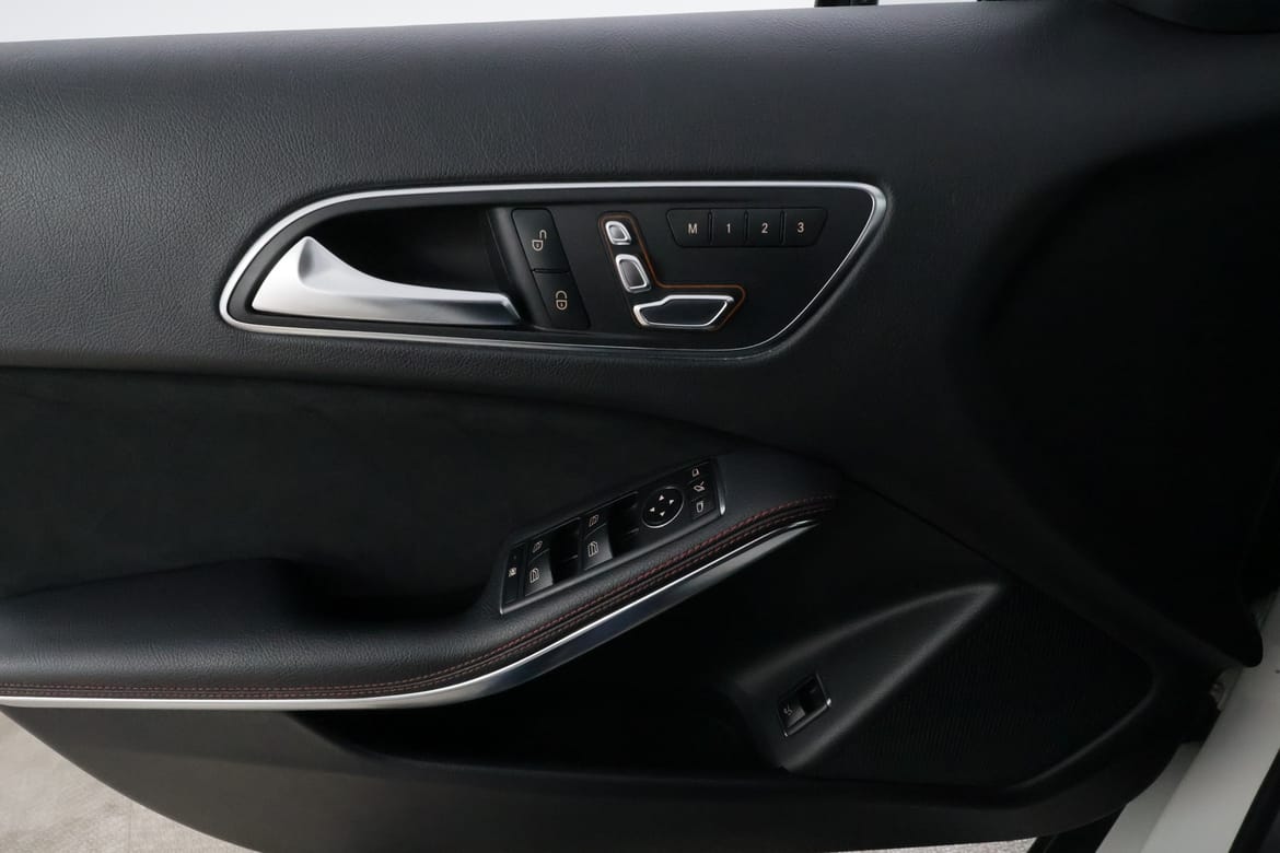 Mercedes-Benz GLA 2019 - miniatyr 29