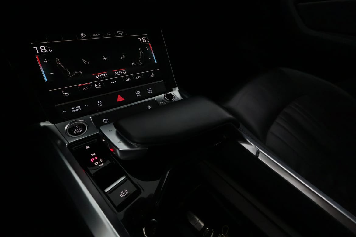 Audi Q8 e-tron 2024 - miniatyr 20
