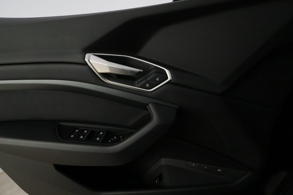 Audi Q8 e-tron 2024 - miniatyr 28