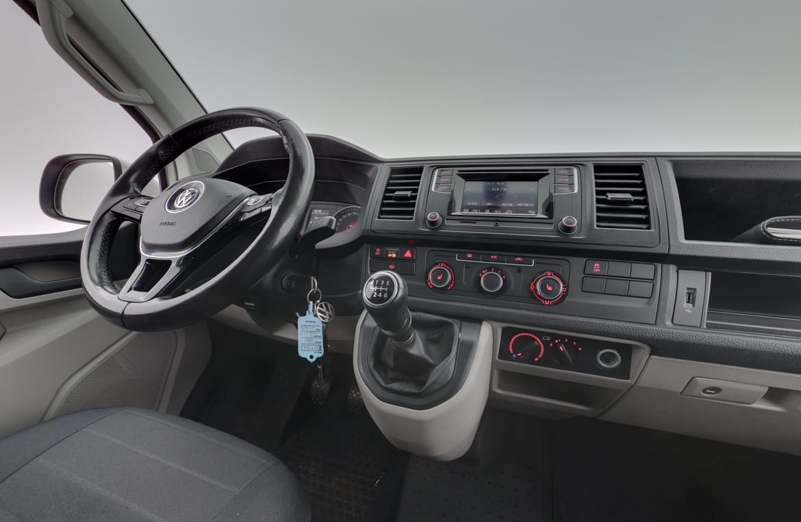 Volkswagen Transporter 2018 - miniatyr 12
