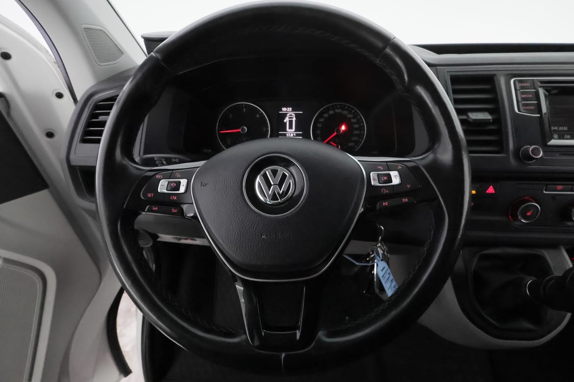 Volkswagen Transporter 2018 - miniatyr 13