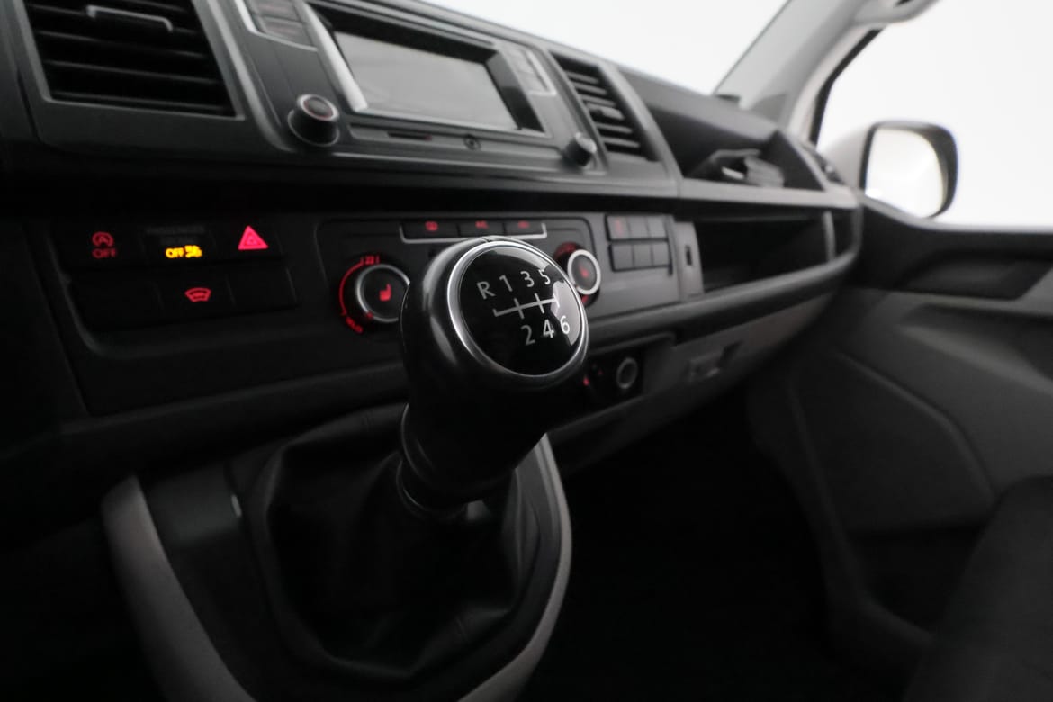 Volkswagen Transporter 2018 - miniatyr 21