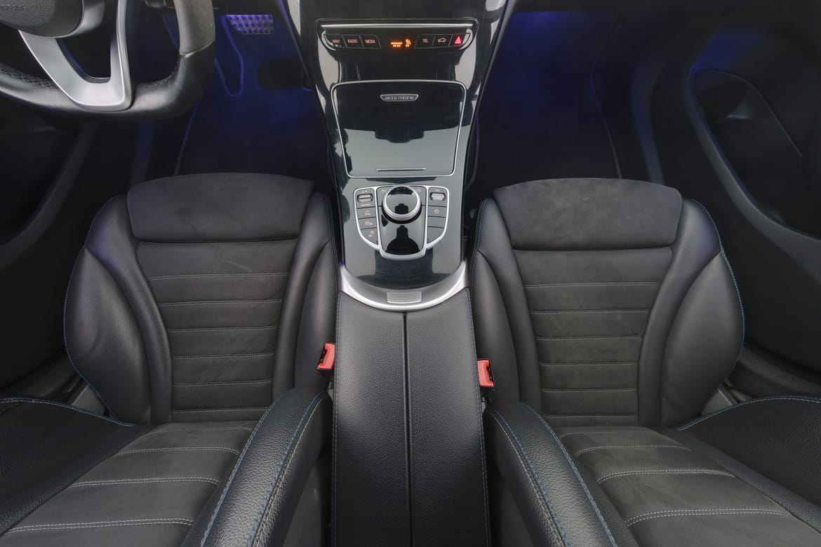 Mercedes-Benz C-Klass 2021 - miniatyr 20