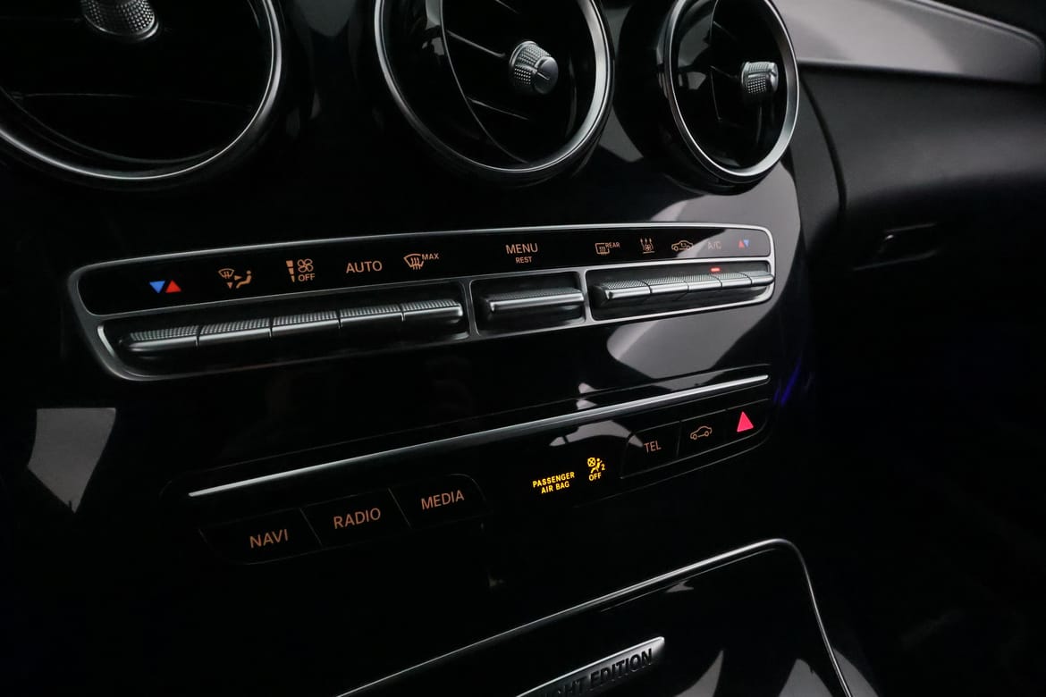 Mercedes-Benz C-Klass 2021 - miniatyr 24