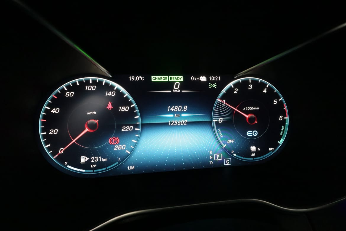 Mercedes-Benz C-Klass 2021 - miniatyr 25